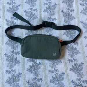lululemon athletica Forest Green Belt Bag